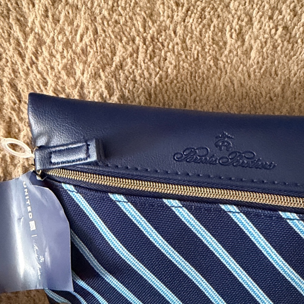 UNITED AIRLINES SAKS FIFTH AVENUE BLANKET FIRST CLASS THROW BROOKS BROTHERS BAG - Picture 3 of 8